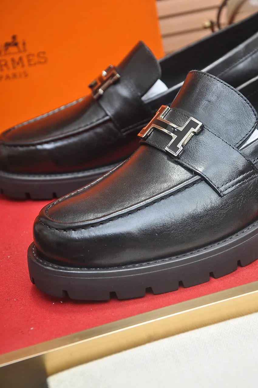 Factory price 500💶[HERMES] (cowhide lining)🍀Italian top luxury🍀He does not pursue novel styles and gorgeous colors, but attracts the favor of successful men with his flawless, elegant and classic style. Formal leather shoes This very comfortable, simple and stable style allows you to easily match any style! The pattern is absolutely 1:1 refined from the original case, and we strive for excellence in materials, imported cowhide + cowhide lining💪💪💪extraordinary texture👍! Code number: 38-45 (45 customized)